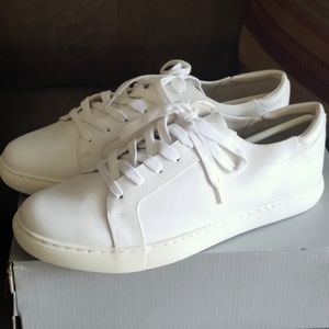 Women's size 10 Kenneth Cole bone colored shoes